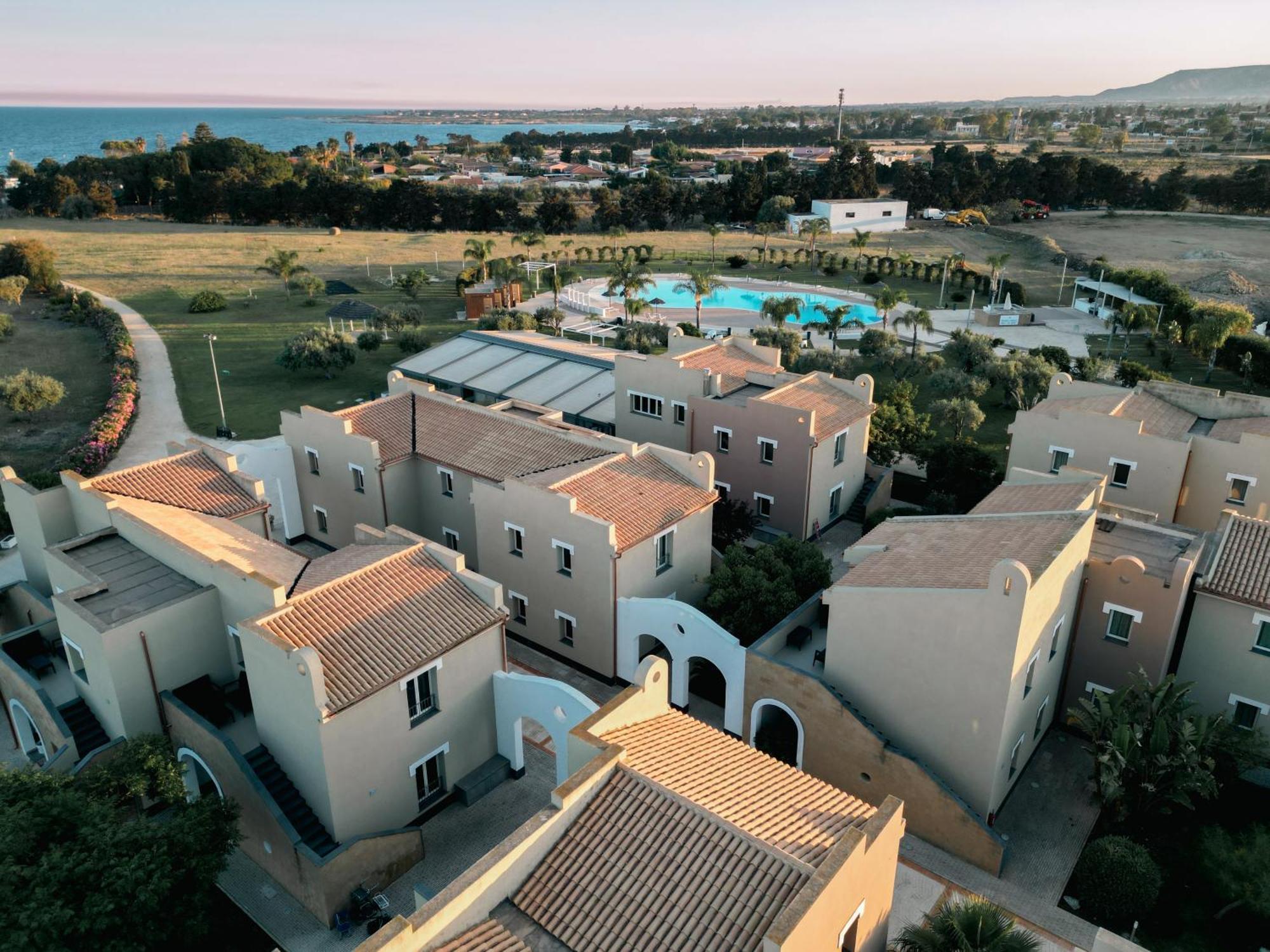 Residence Archimede 法努撒 外观 照片